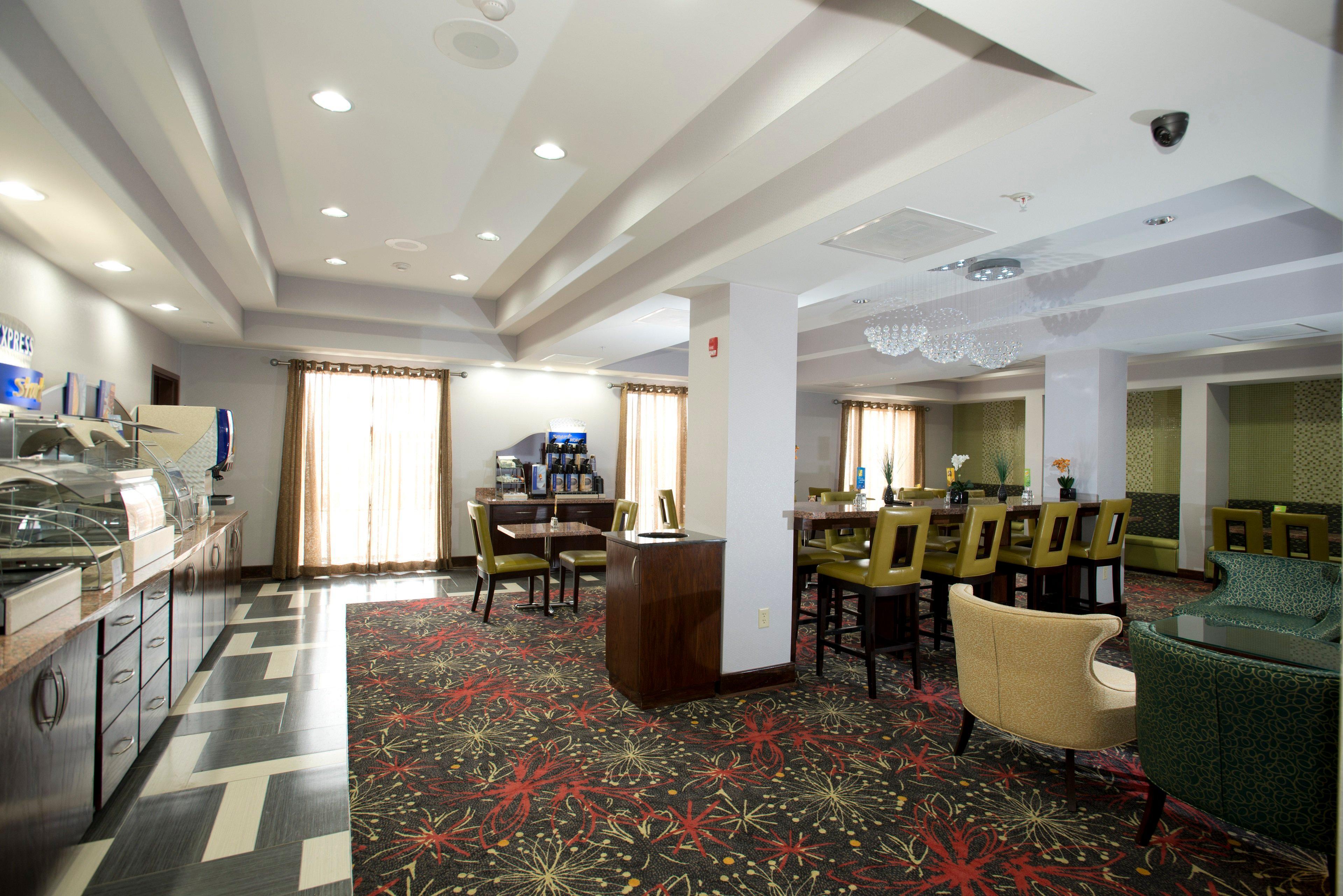 Holiday Inn Express & Suites Morrilton By Ihg Exterior photo