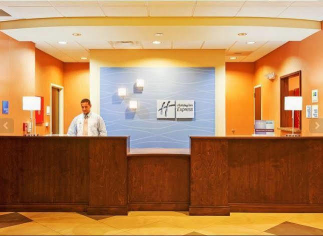 Holiday Inn Express & Suites Morrilton By Ihg Exterior photo